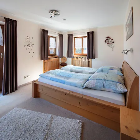 Lohbinder Fam Holzer *